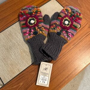 Windhorse Striped/FloralMittens